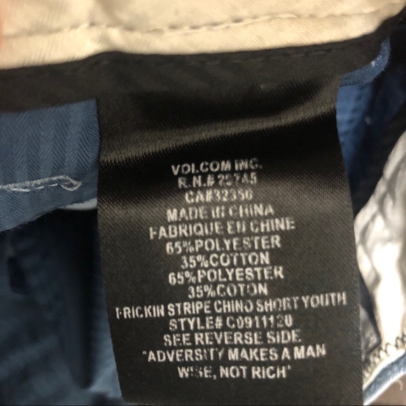 Volcom boys blue pin striped shorts 10 slim or 23 size - Picture 9 of 9